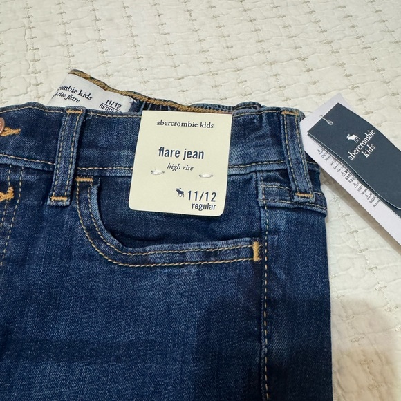 Abercrombie Kids Jeans - Picture 2 of 6
